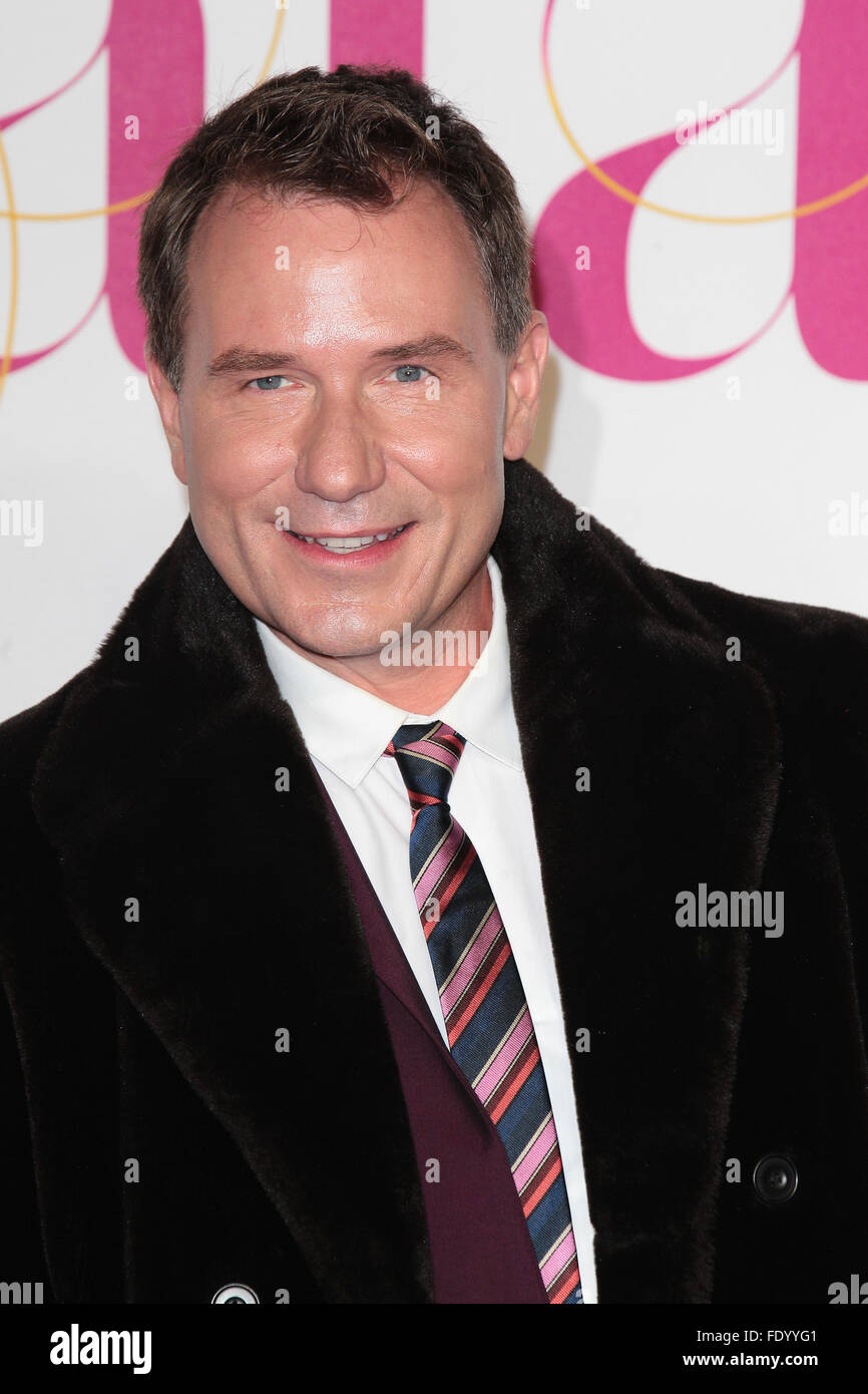 Londra, UK, 19 Nov 2015: Richard Arnold assiste il Gala di ITV al London Palladium di Londra Foto Stock