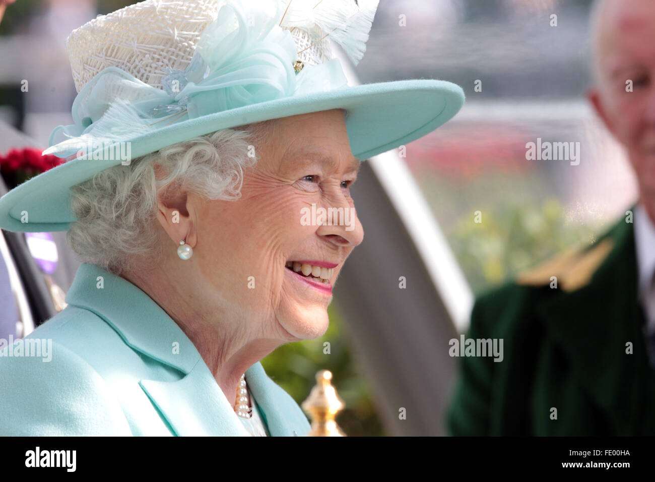 Ascot, Regno Unito, la Regina Elisabetta II, regina di Gran Bretagna e Irlanda del Nord Foto Stock
