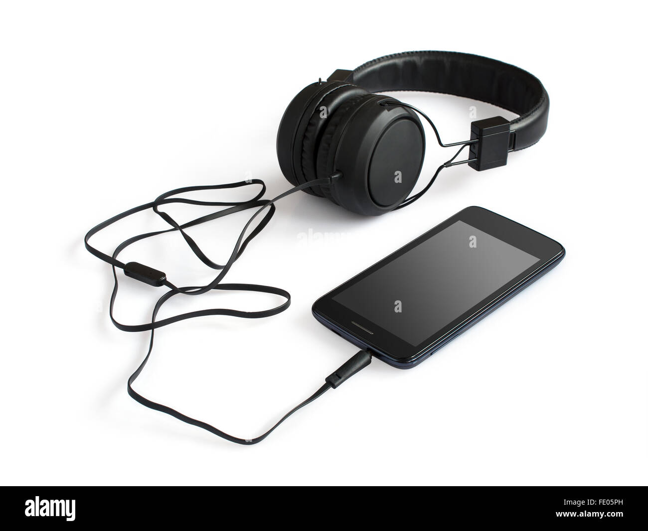 Nero smartphone e cuffie isolato su sfondo bianco Foto Stock