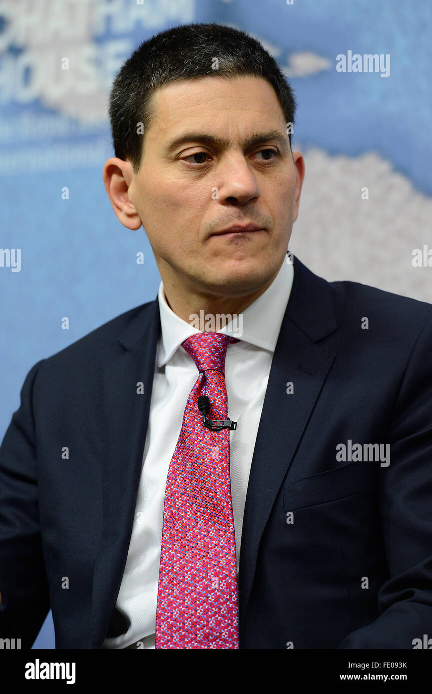 David Miliband offre una lezione sulla crisi siriana presso Chatham House, London, Regno Unito - 03 Feb 2016 Foto Stock