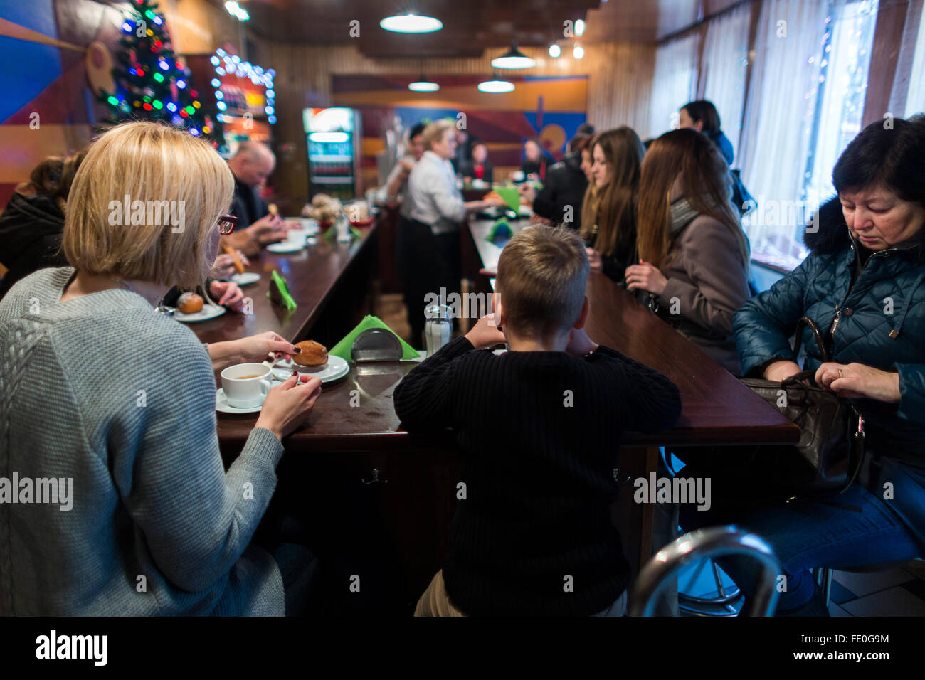 Interno della ciambella Spurgine e coffee shop in Kuanas, Lituania. Foto Stock