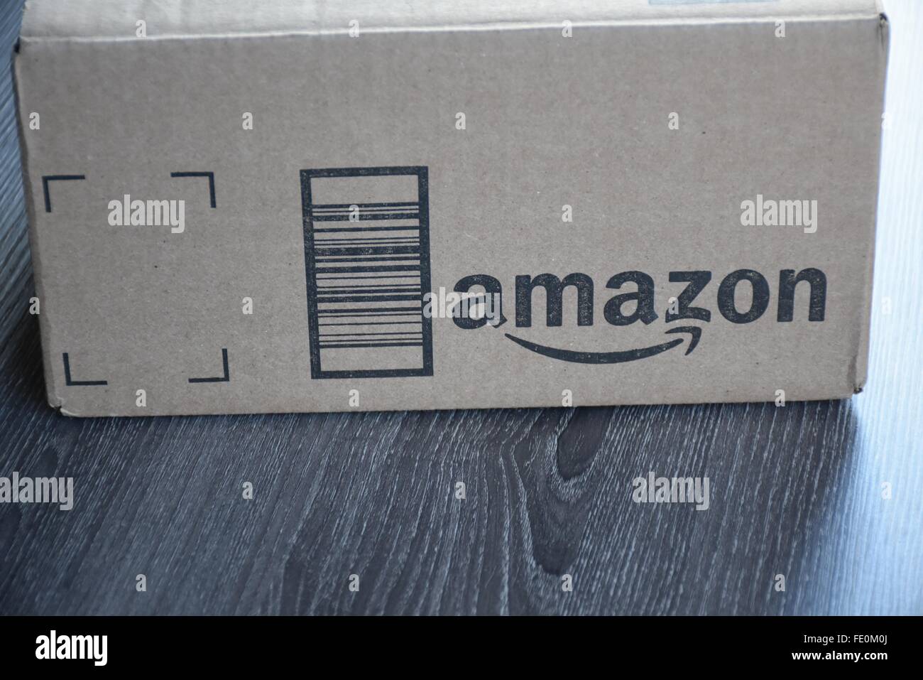 Amazon box consegnati ad un home Foto Stock