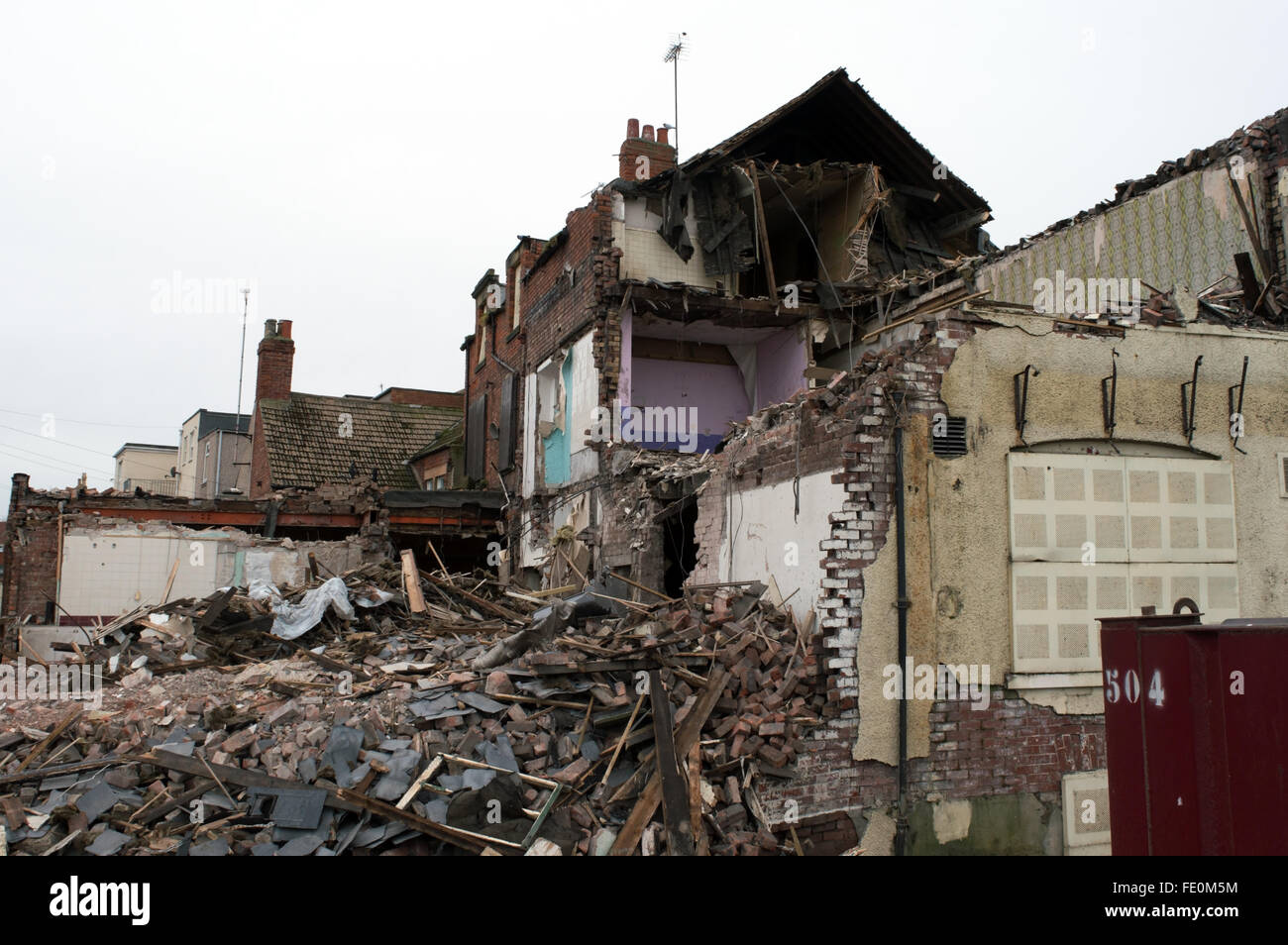 La Avenue pub a Whitley Bay essendo demolita nel 2015 Foto Stock