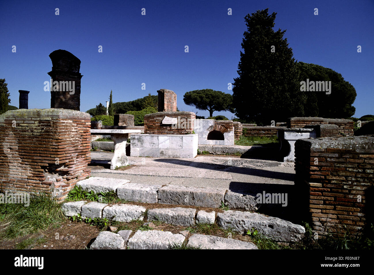 Italia, Roma, Ostia Antica, tabernae dei pescivendoli Foto Stock
