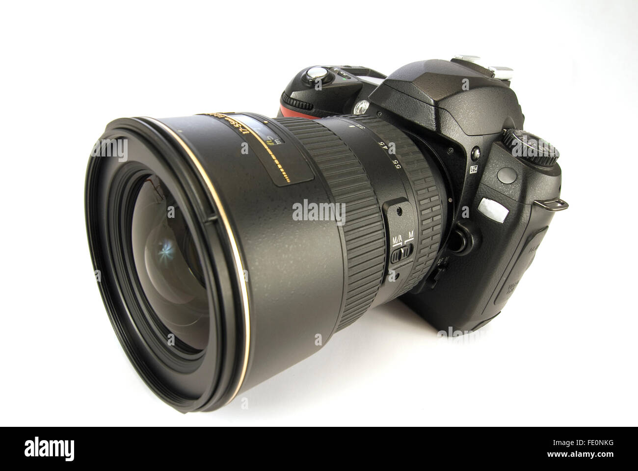 Moderna fotocamera digitale isolato su bianco Foto Stock
