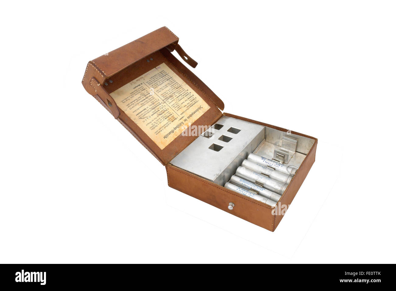 Tedesco militare standard kit di primo soccorso. WW2 Foto Stock