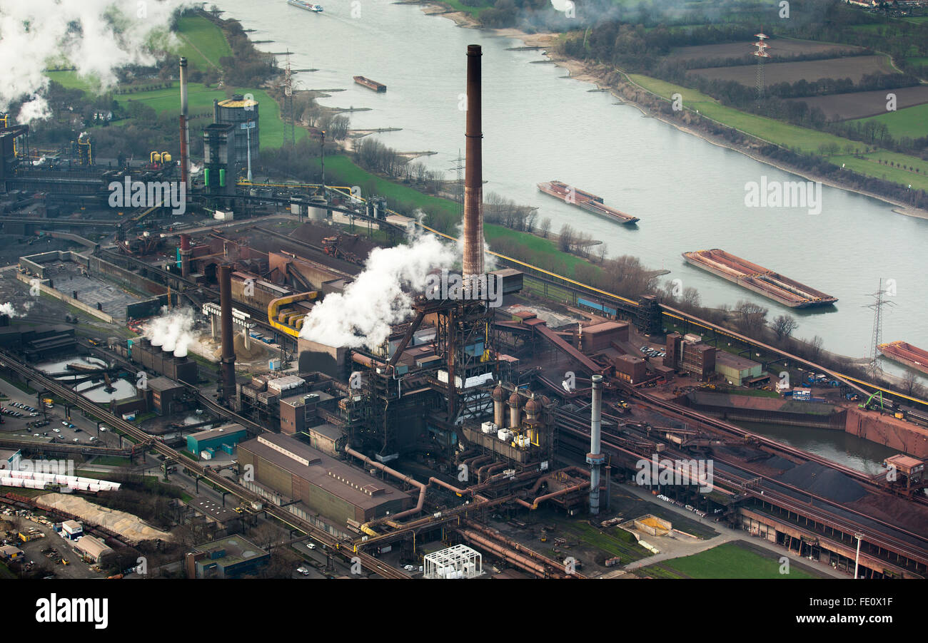 Acciaieria HKM am Rhein, acciaierie Krupp-Mannesmann, comignoli fumanti, cokeria, industria, Duisburg, distretto della Ruhr Foto Stock