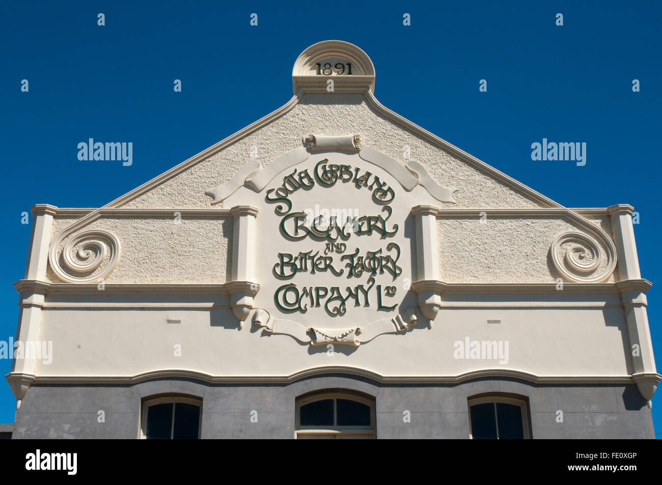 Facciata in Art Nouveau, di una fabbrica di burro a Yarram, Victoria, Australia Foto Stock