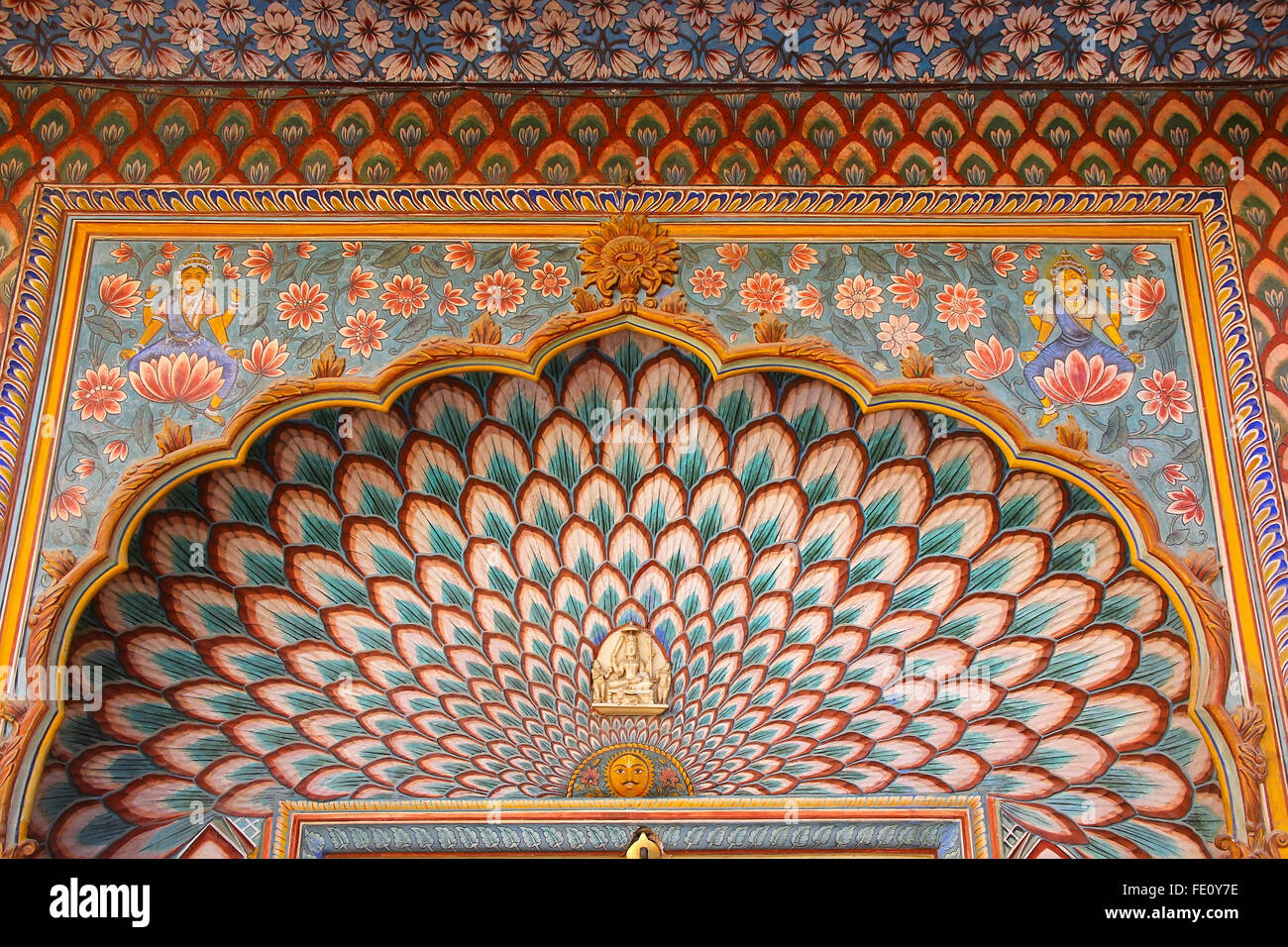 Close up di Lotus cancello in Pitam Niwas Chowk, Jaipur City Palace, Rajasthan, India. Il palazzo è stato sede del Maharaja di Jaipur Foto Stock