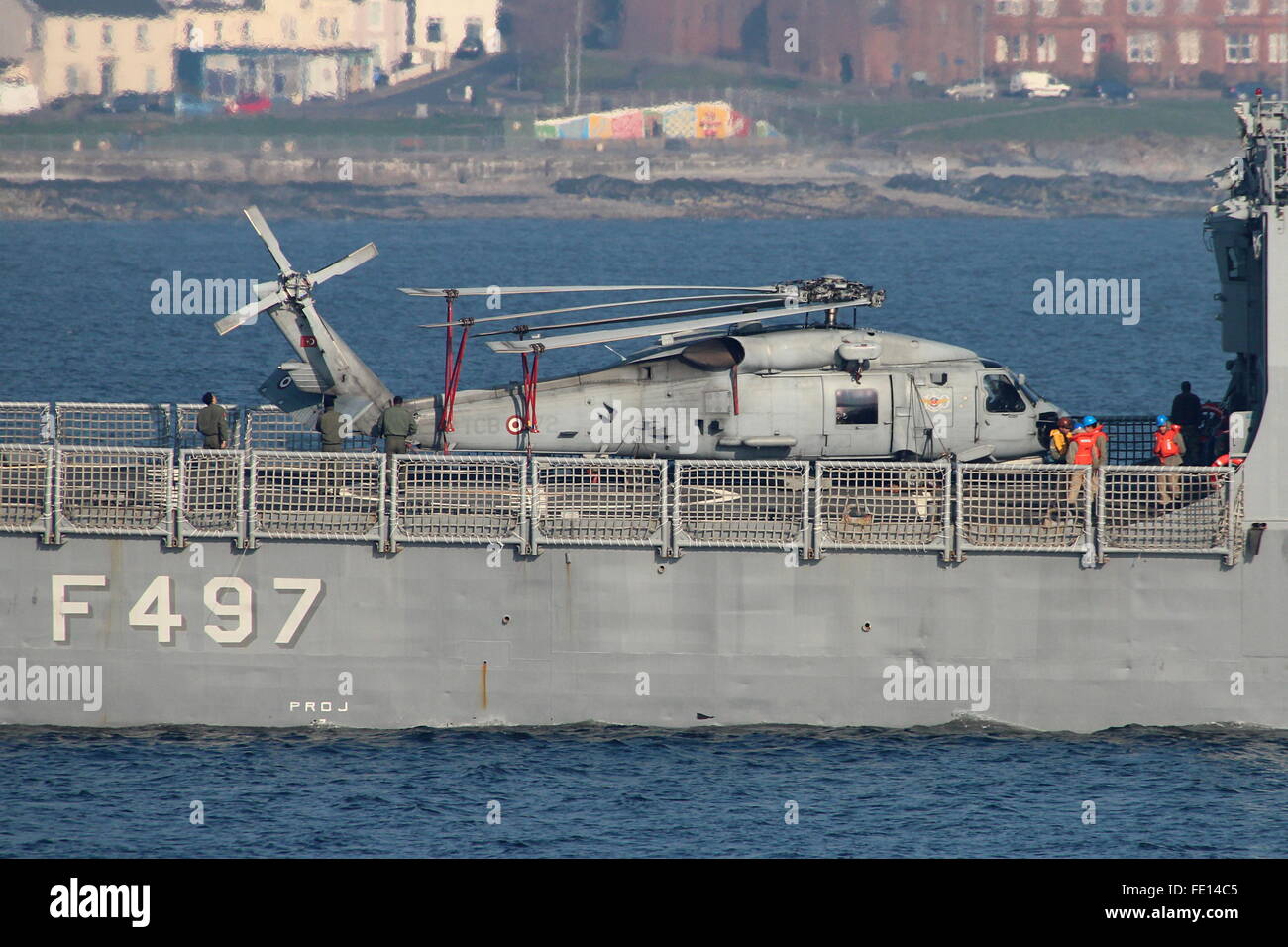 TCB-72, un Sikorsky S-70B Seahawk della Marina turca, è visto a bordo la fregata TCG Göksu durante l'esercizio comune della Warrior 15-1. Foto Stock