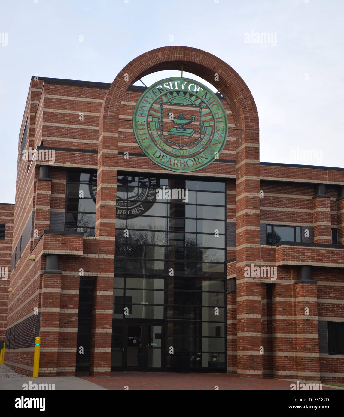 DEARBORN, MI - 21 dicembre: l'Università del Michigan Dearborn, il cui logo è mostrato sul dicembre 21, 2014, ha 58 major e fo Foto Stock