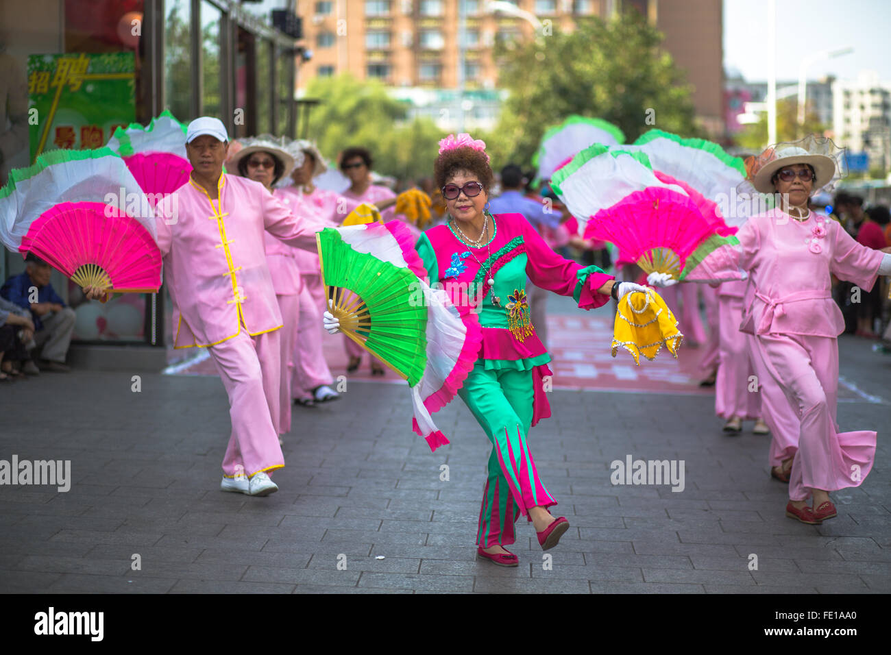 Cinese danza aunties sulla strada Foto Stock