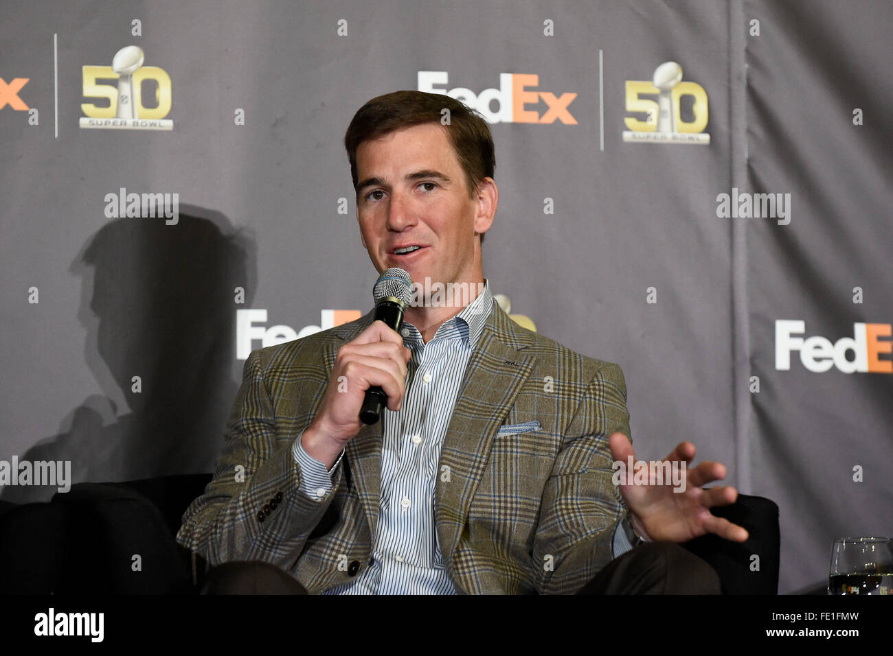 Mercoledì 3 febbraio, 2016: NFL Quarterback Eli Manning prende parte ad una conferenza stampa a San Francisco, California durante la National Football League la settimana di apertura delle celebrazioni per il Super Bowl 50 tra la Carolina Panthers e Denver Broncos . Eric Canha/CSM Foto Stock