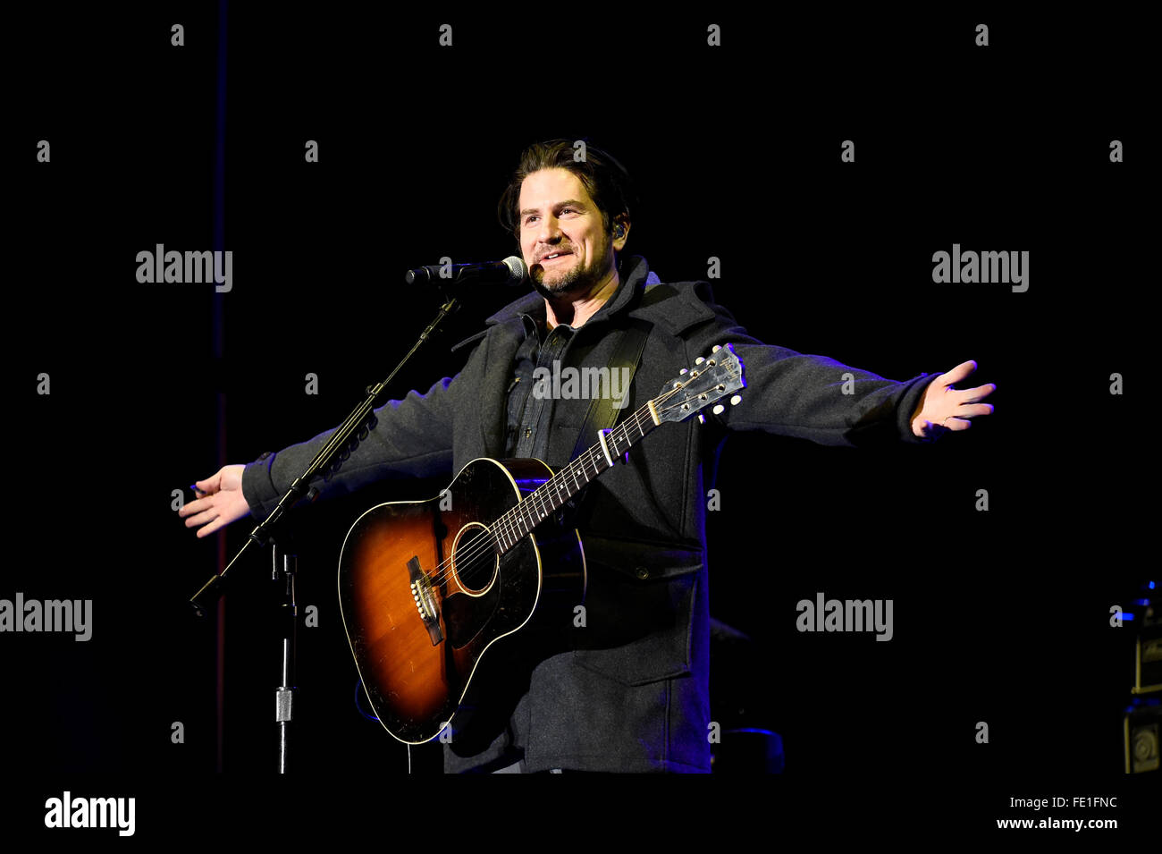 Mercoledì 3 febbraio, 2016: il cantante-cantautore Matt Nathason esegue al Super Bowl città di San Francisco, California durante la National Football League la settimana di apertura delle celebrazioni per il Super Bowl 50 tra la Carolina Panthers e Denver Broncos . Eric Canha/CSM Foto Stock