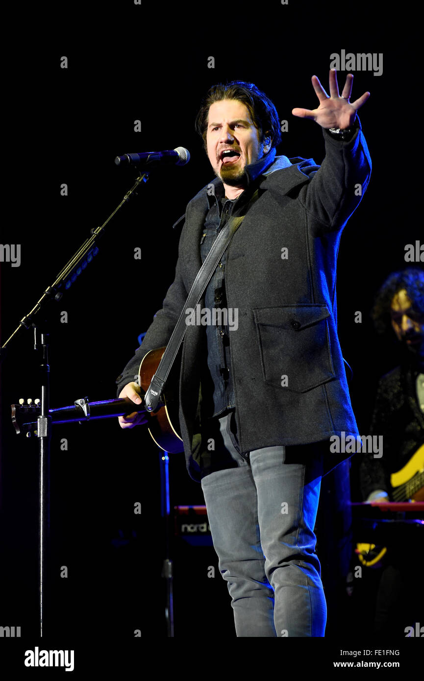 Mercoledì 3 febbraio, 2016: il cantante-cantautore Matt Nathason esegue al Super Bowl città di San Francisco, California durante la National Football League la settimana di apertura delle celebrazioni per il Super Bowl 50 tra la Carolina Panthers e Denver Broncos . Eric Canha/CSM Foto Stock