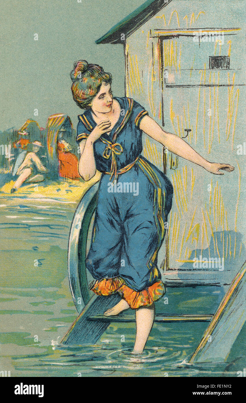 Cartolina - vintage illustrazione di un Edwardian lady in costume da bagno entrando nel mare da una capanna di balneazione. Foto Stock