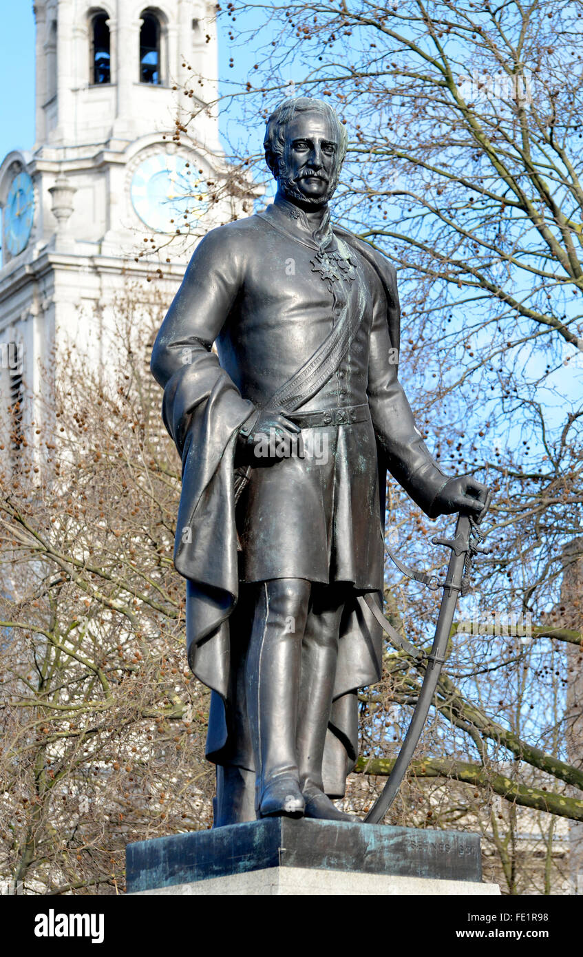 Londra, Inghilterra, Regno Unito. Statua (1861) di Sir Henry Havelock (1795-1857) in Trafalgar Square Foto Stock