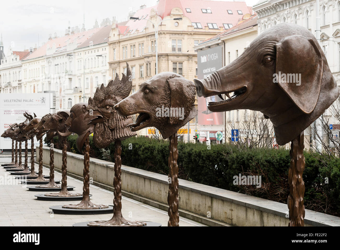 Zodiac capi di Ai Weiwei-Chinese artista contemporaneo e attivista presentano a Praga Foto Stock