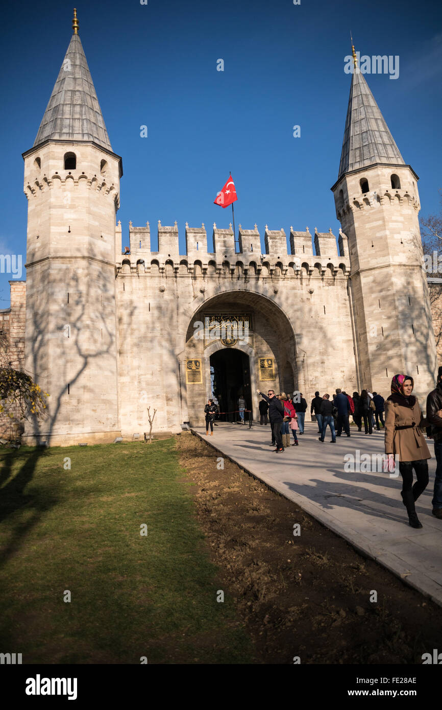 Il cancello di ingresso al Palazzo Topkapi ad Istanbul in Turchia Foto Stock