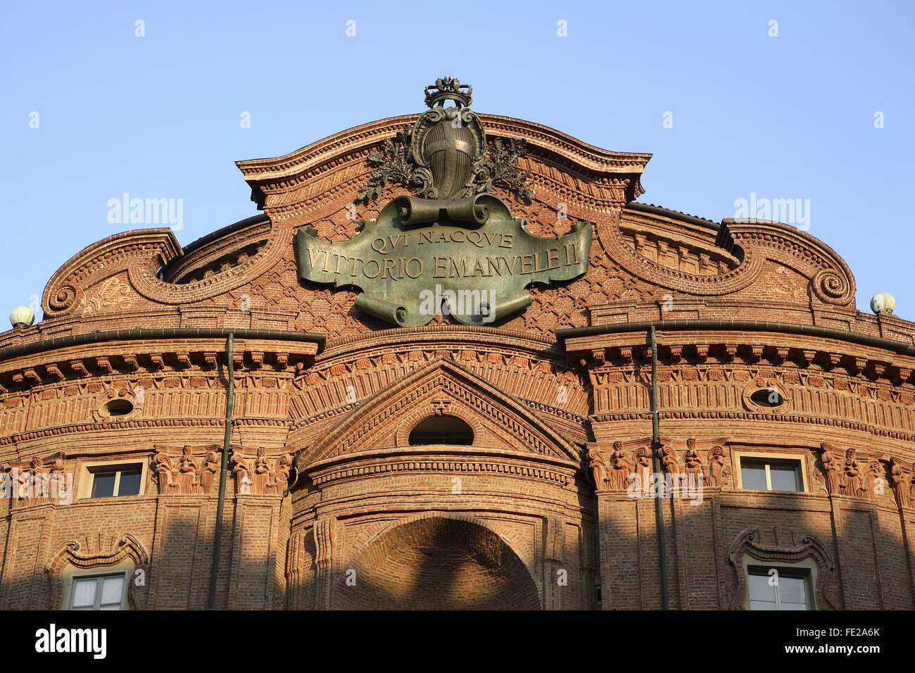 Palazzo Carignano con la parola "Vittorio Emanuele II è nato qui" - Torino, Italia Credit © Roberto Sacco/Sintesi/Alamy Sto Foto Stock