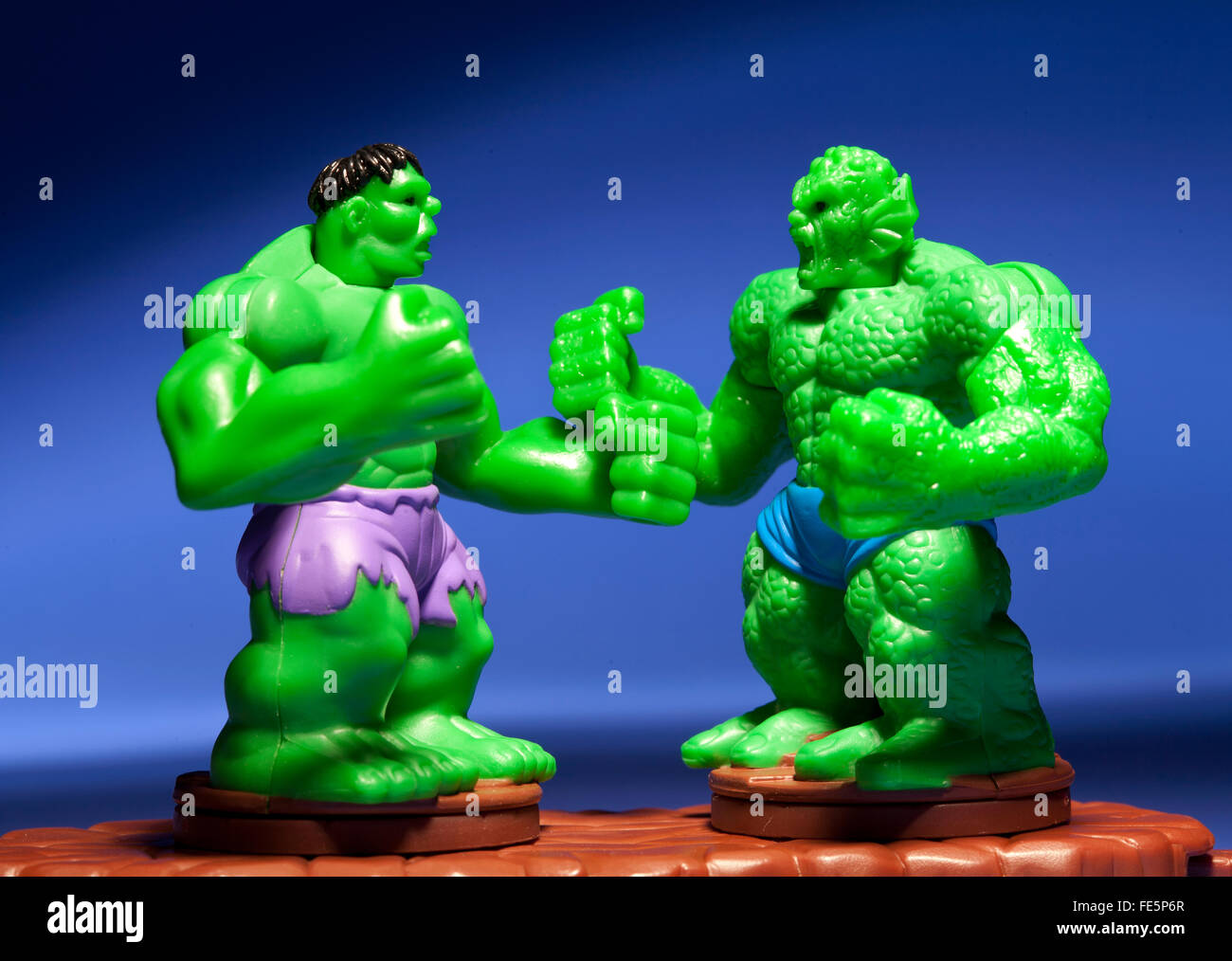 Incredible Hulk vs abominio happy meal toy Foto Stock