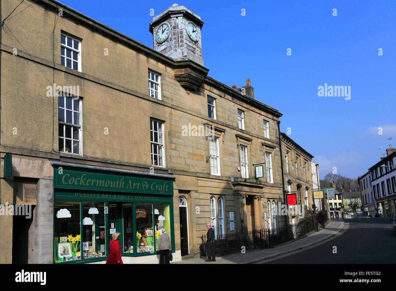 Fine stile Georgiano edifici elencati, Main Street, Città a Cockermouth, West Cumbria, England Regno Unito Foto Stock