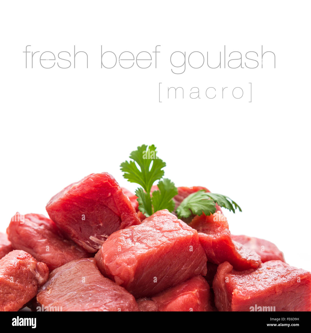 Pila di succosa carne di manzo tagliato a cubetti, macro close up, soft focus Foto Stock