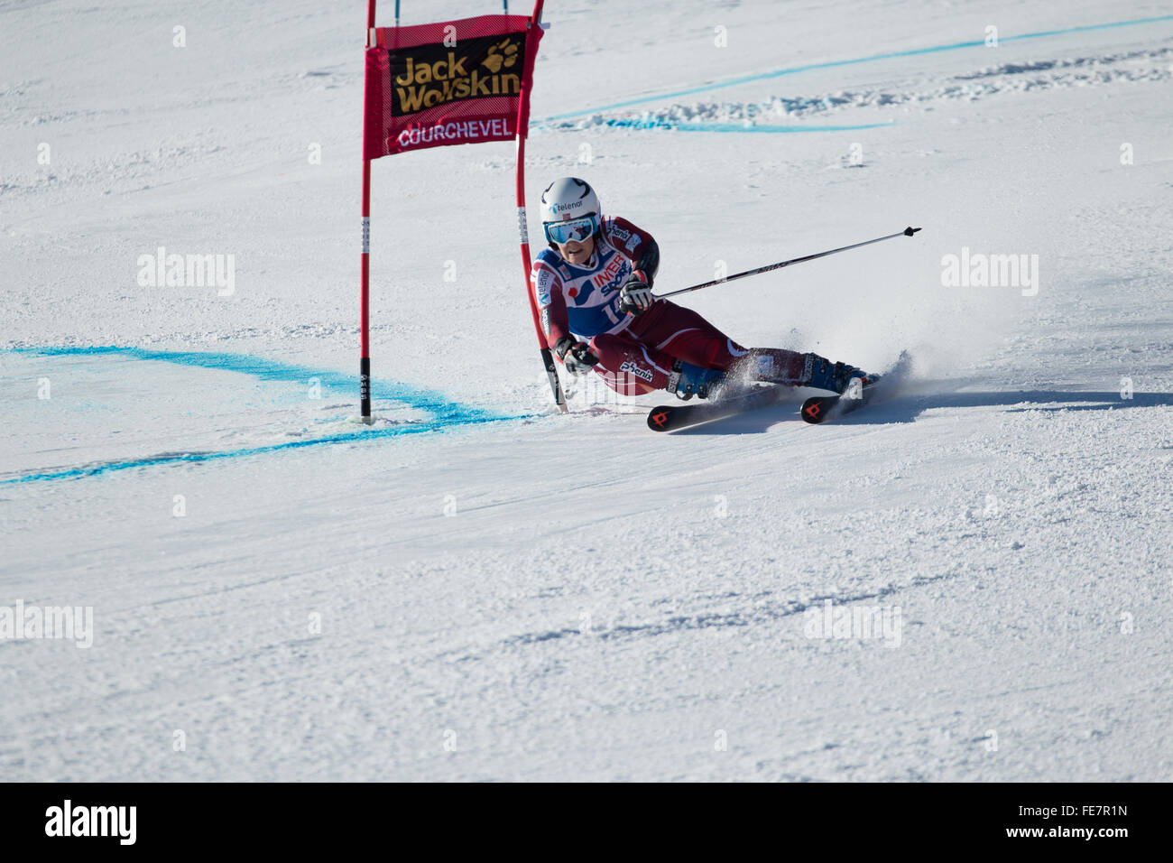 Nina Loeseth competere a Courchevel ladies della Coppa del Mondo di sci di slalom gigante nel dicembre 2015 Foto Stock