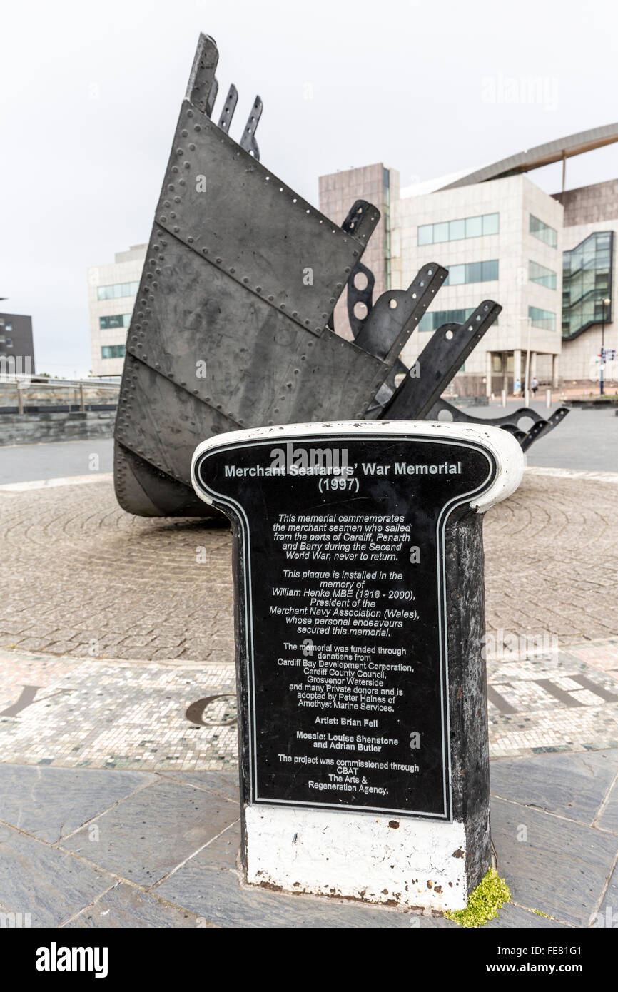 I marittimi mercantili' War Memorial, Cardiff Bay, Wales, Regno Unito Foto Stock
