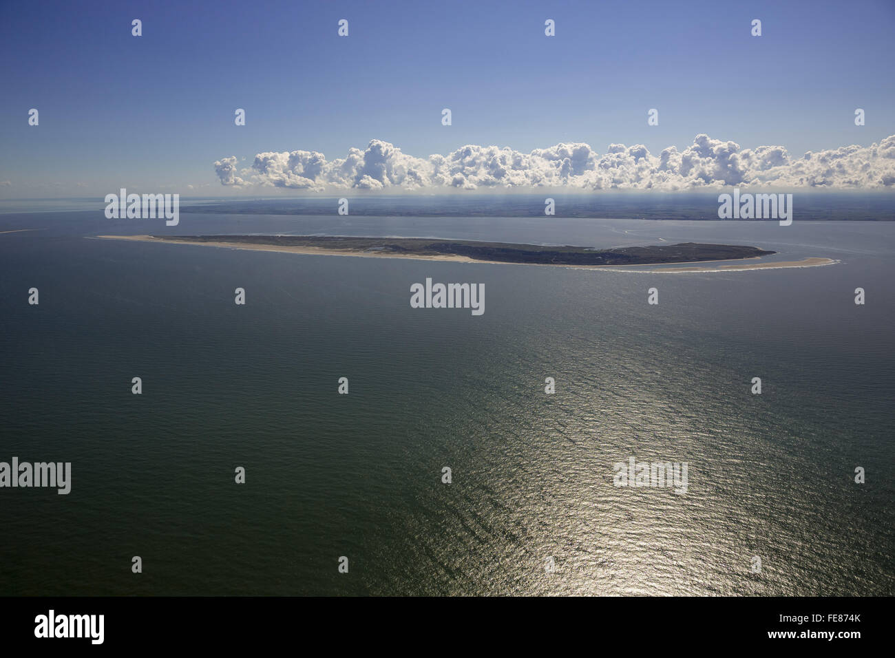 Vista aerea, Langeoog, Mare del Nord, mare, cielo blu, Isola del Nord, Est Isole Frisone, Bassa Sassonia, Germania, Europa, vista aerea, Foto Stock