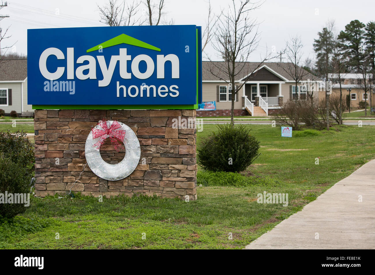 Un logo segno esterno di una Clayton Homes posizione di vendita al dettaglio di Fredericksburg, Virginia il 1 gennaio 2016. Foto Stock