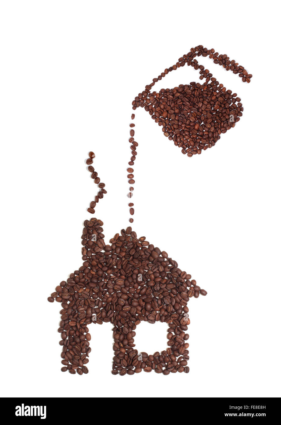 Bricco di caffè versare i fagioli in una casa di caffè fatto di chicchi di caffè Foto Stock