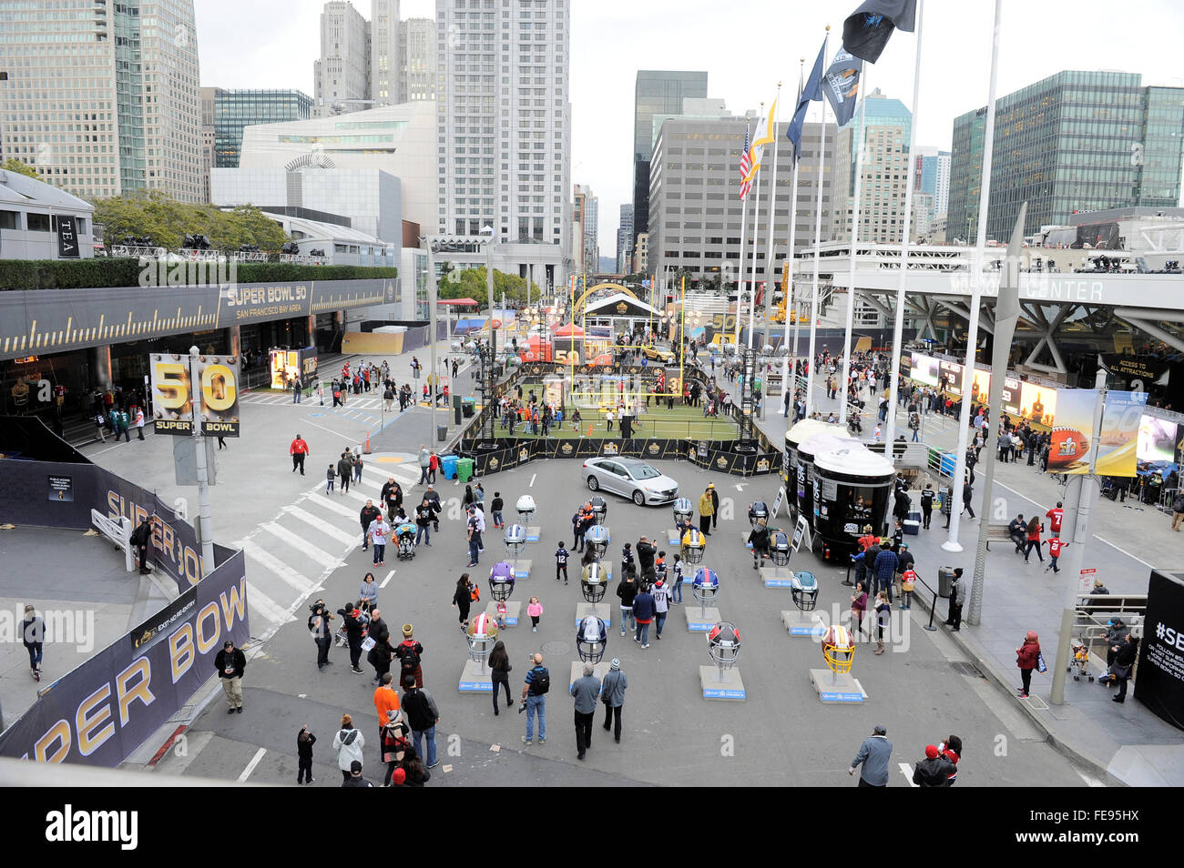 Mercoledì 3 febbraio, 2016: Ventole immettere l'esperienza NFL a San Francisco, California durante la National Football League la settimana di apertura delle celebrazioni per il Super Bowl 50 tra la Carolina Panthers e Denver Broncos . Eric Canha/CSM Foto Stock