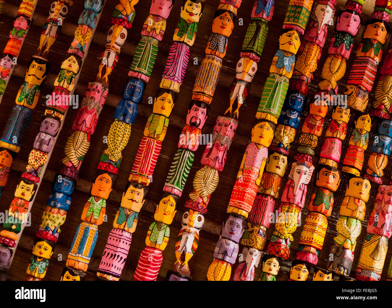 Miniatura idolo di argilla decorazione su una tenda a Durga puja festival Foto Stock