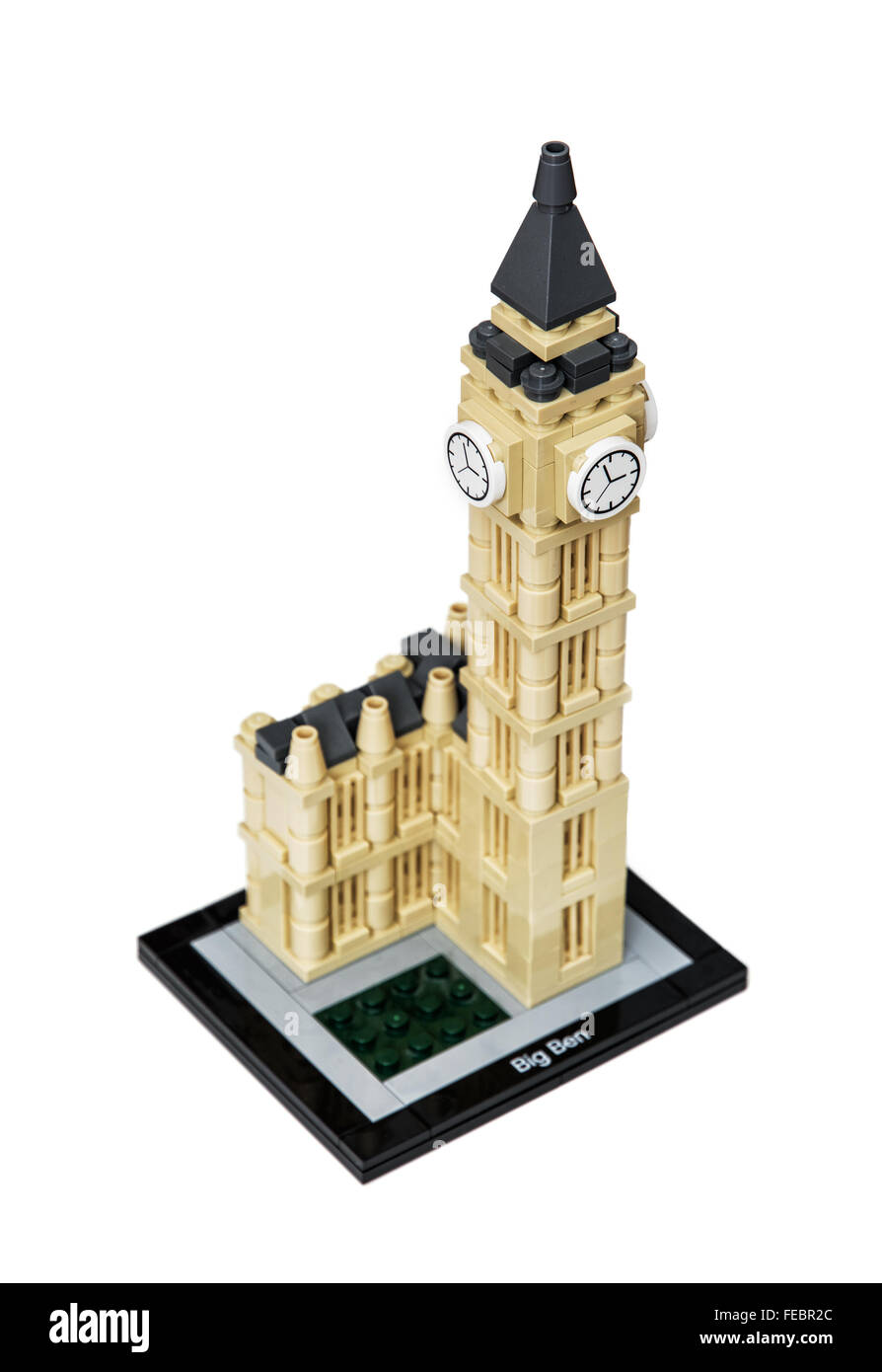 Big Ben di Londra costruita da lego sullo sfondo bianco. Le attività per il tempo libero. Foto Stock