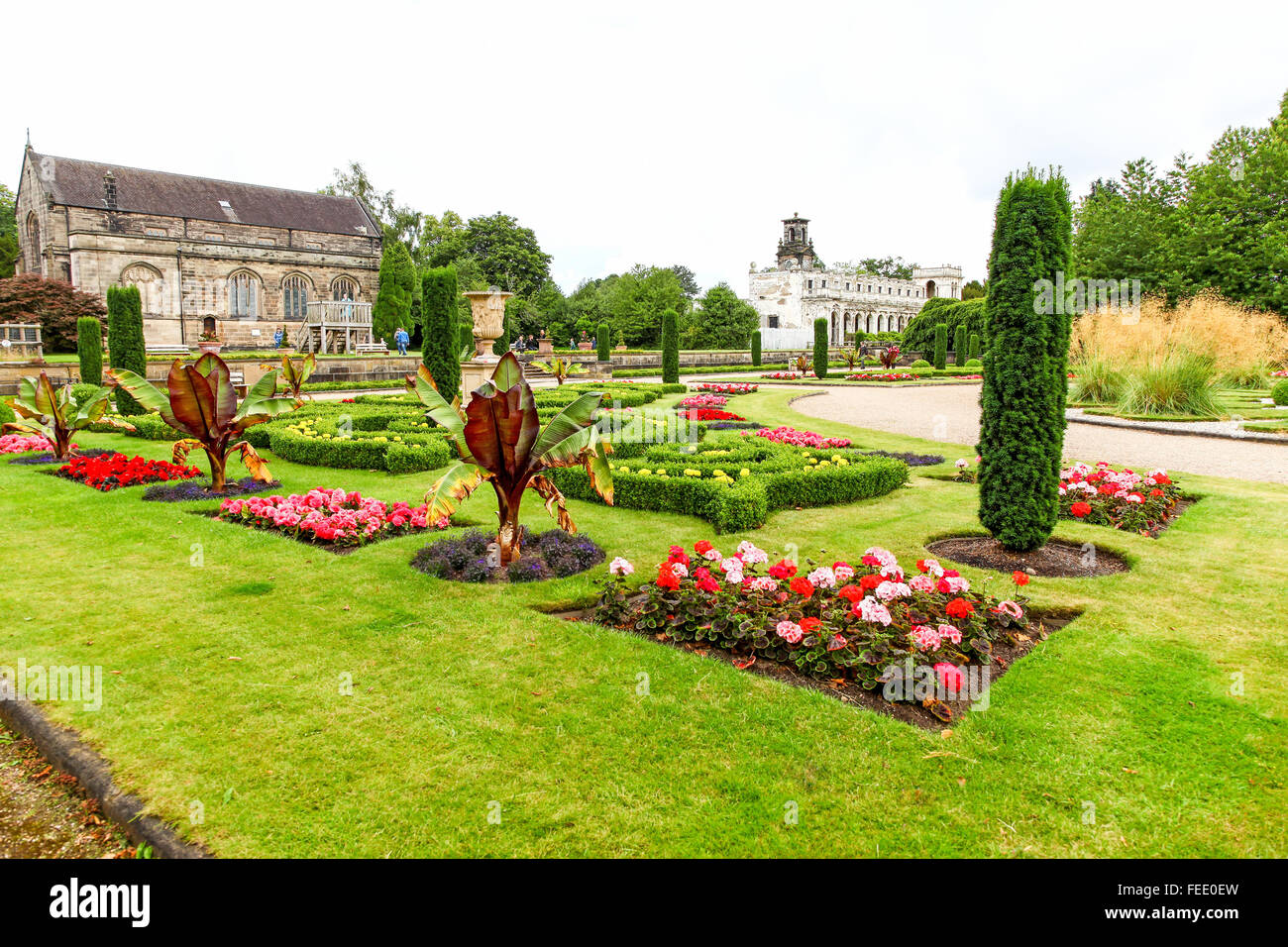 San Marys e Chiesa di Tutti i Santi e le aree ex edificio italiano a Trentham Gardens Stoke on Trent Staffordshire Staffs England Regno Unito Foto Stock