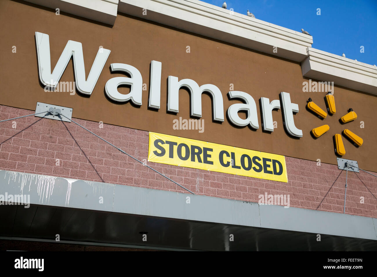 Una chiusa Walmart store retail in Oakland, la California il 23 gennaio 2016. Foto Stock