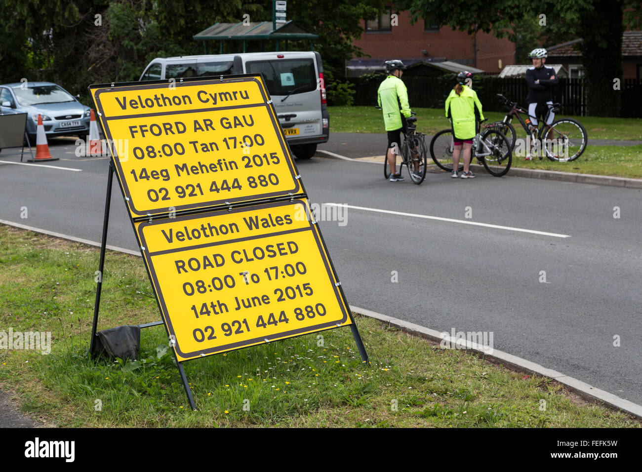 Strada chiusa segno per Velothon cycle race, Llanfoist, Wales, Regno Unito Foto Stock