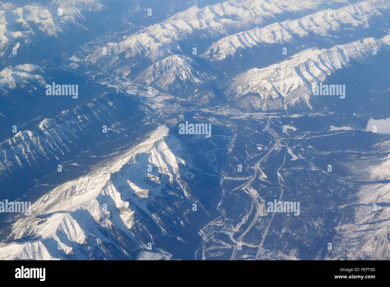 Banff e il Lago Minnewanka, Alberta CA (antenna) Foto Stock