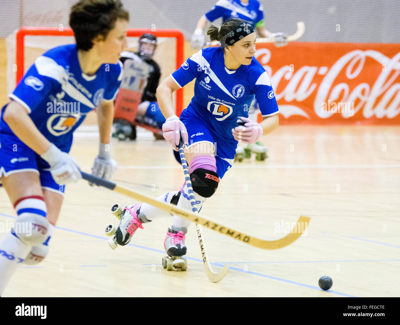 Gijon, Spagna. Il 6 febbraio, 2016. Vania Ribeiro (US Coutras) in azione durante il rullo partita di hockey dei quarti di finale di CERH femminile di Coppa Europea tra Hostelcur Gijon HC e noi Coutras al centro MataJove il 6 febbraio 2016 a Gijon, Spagna. Credito: David Gato/Alamy Live News Foto Stock