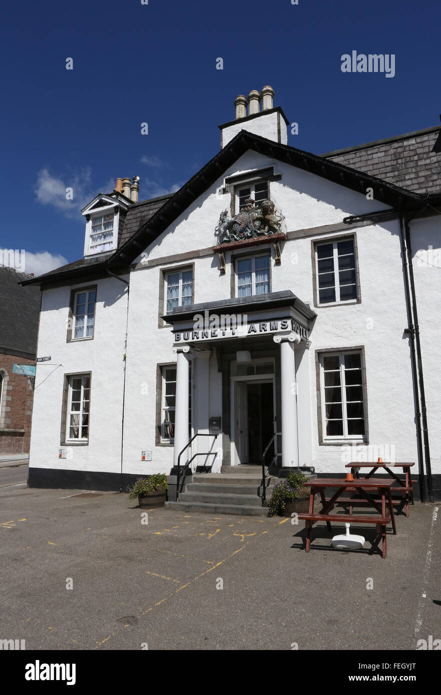 La Burnett Arms Hotel nel villaggio di Banchory, Aberdeenshire, Scotland, Regno Unito. Foto Stock