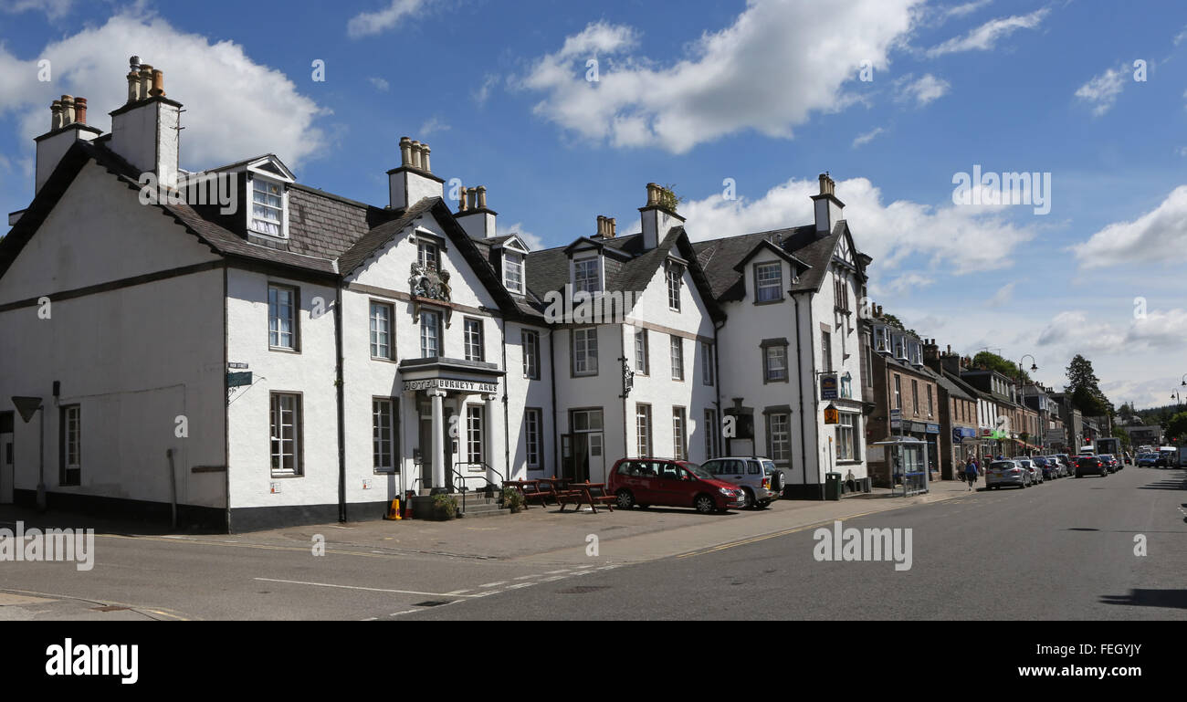 La Burnett Arms Hotel nel villaggio di Banchory, Aberdeenshire, Scotland, Regno Unito. Foto Stock