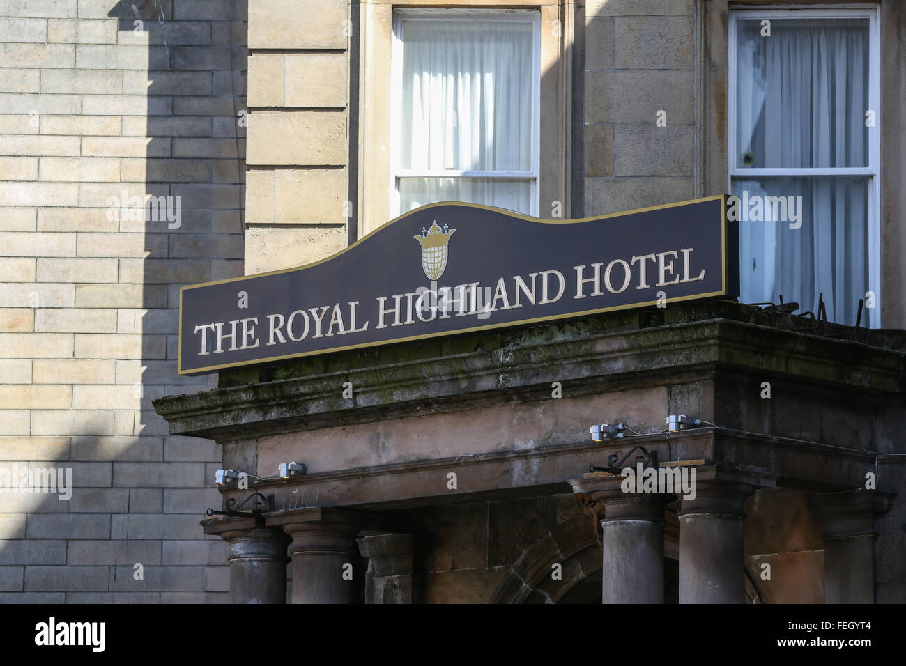 Il segno per il Royal Highland Hotel nella città di Inverness nelle Highlands della Scozia, Regno Unito Foto Stock