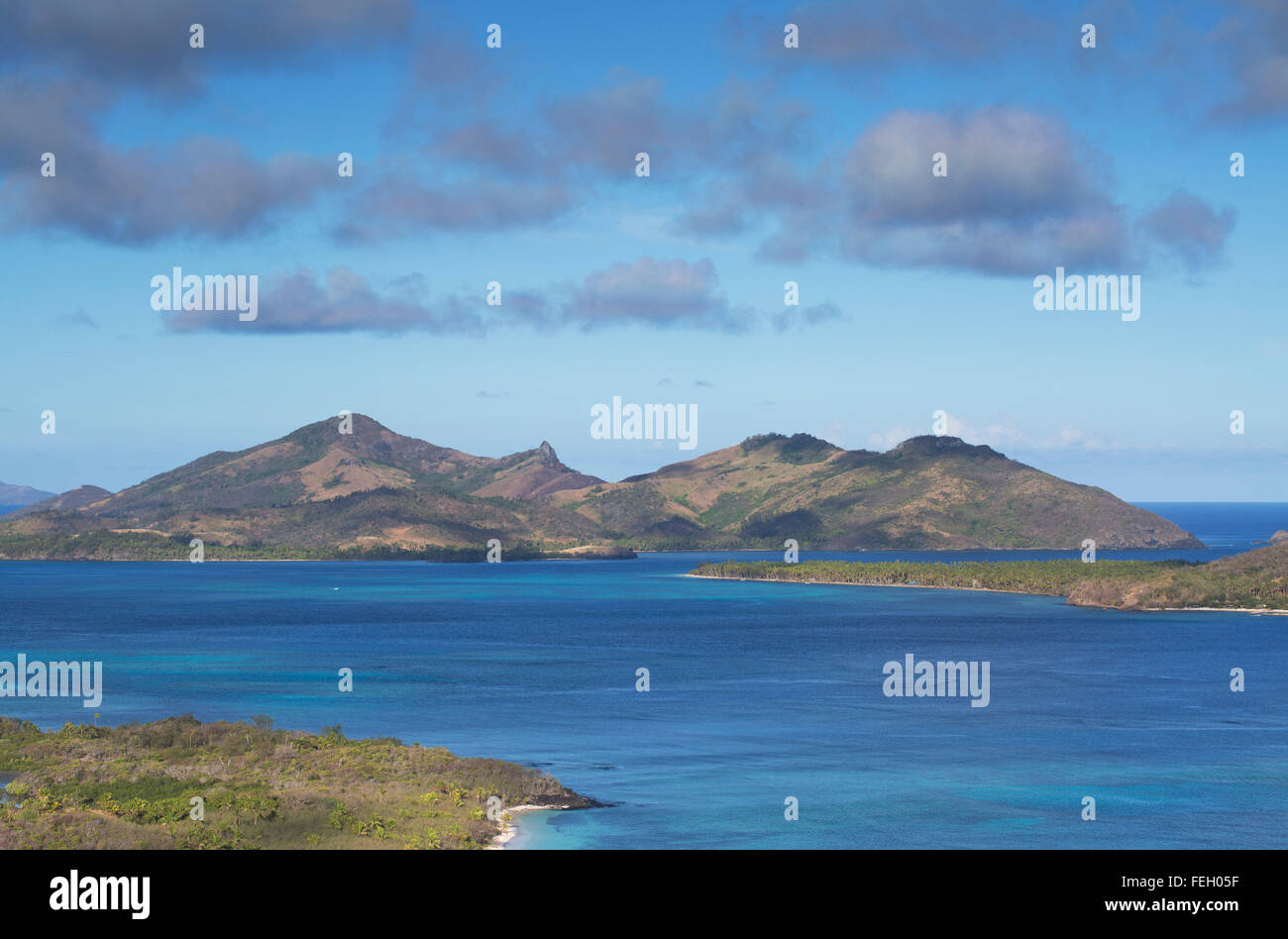 Vista della Laguna Blu e Matacawalevu Isola, Nacula Island, Yasawa Islands, Isole Figi Foto Stock