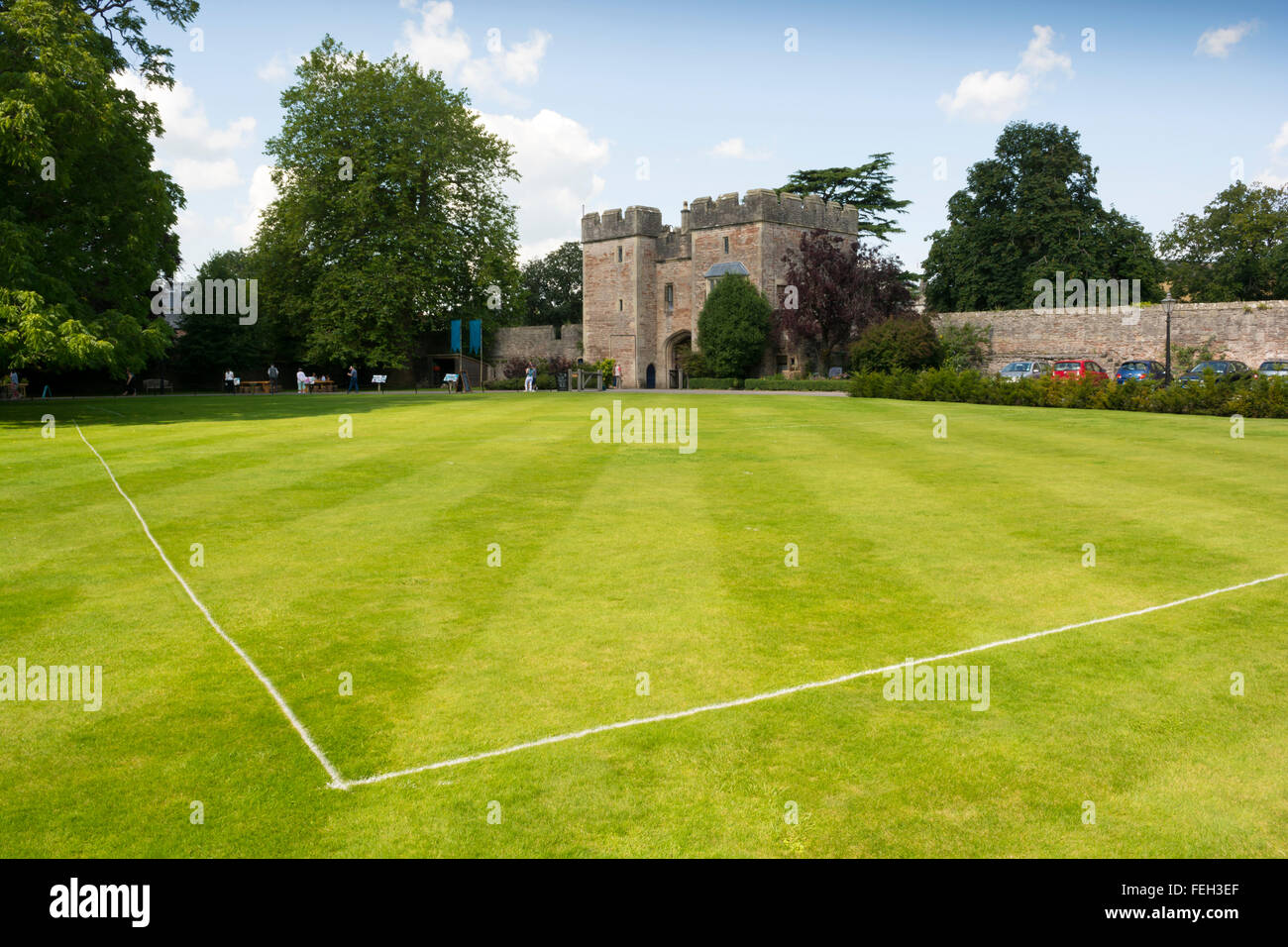 Il croquet nel Palazzo del Vescovo, Ben, Somerset, Regno Unito Foto Stock