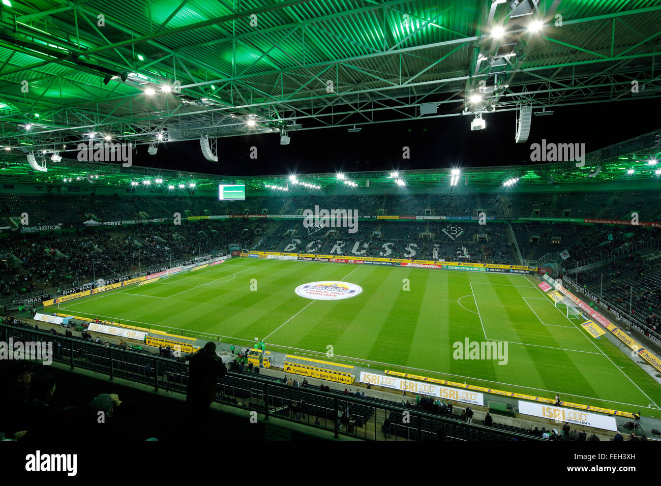 Sport, calcio, Bundesliga, 2015/2016, Borussia Moenchengladbach contro SV Werder Bremen 5:1, Stadio Borussia Park, Stadio vista prima del kickoff di proiettore, Foto Stock