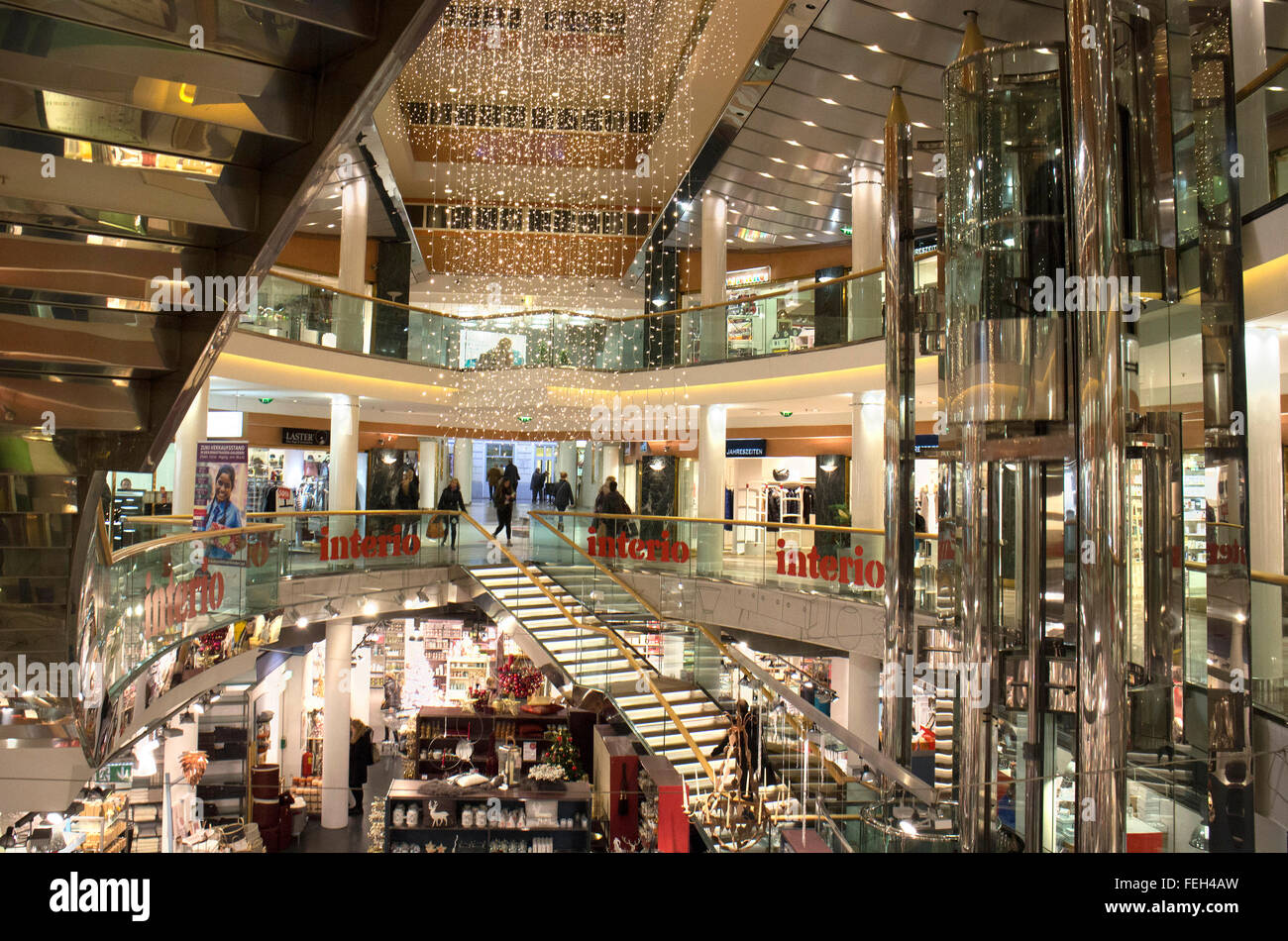 Ringstrassen gallerie un elegante centro commerciale per lo shopping nel centro di Vienna Foto Stock