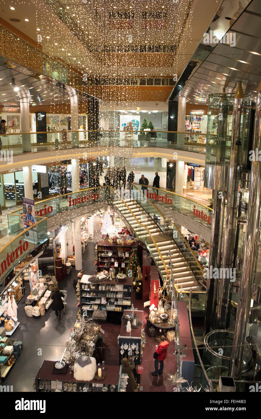 Ringstrassen gallerie, un elegante centro commerciale per lo shopping nel centro di Vienna Foto Stock