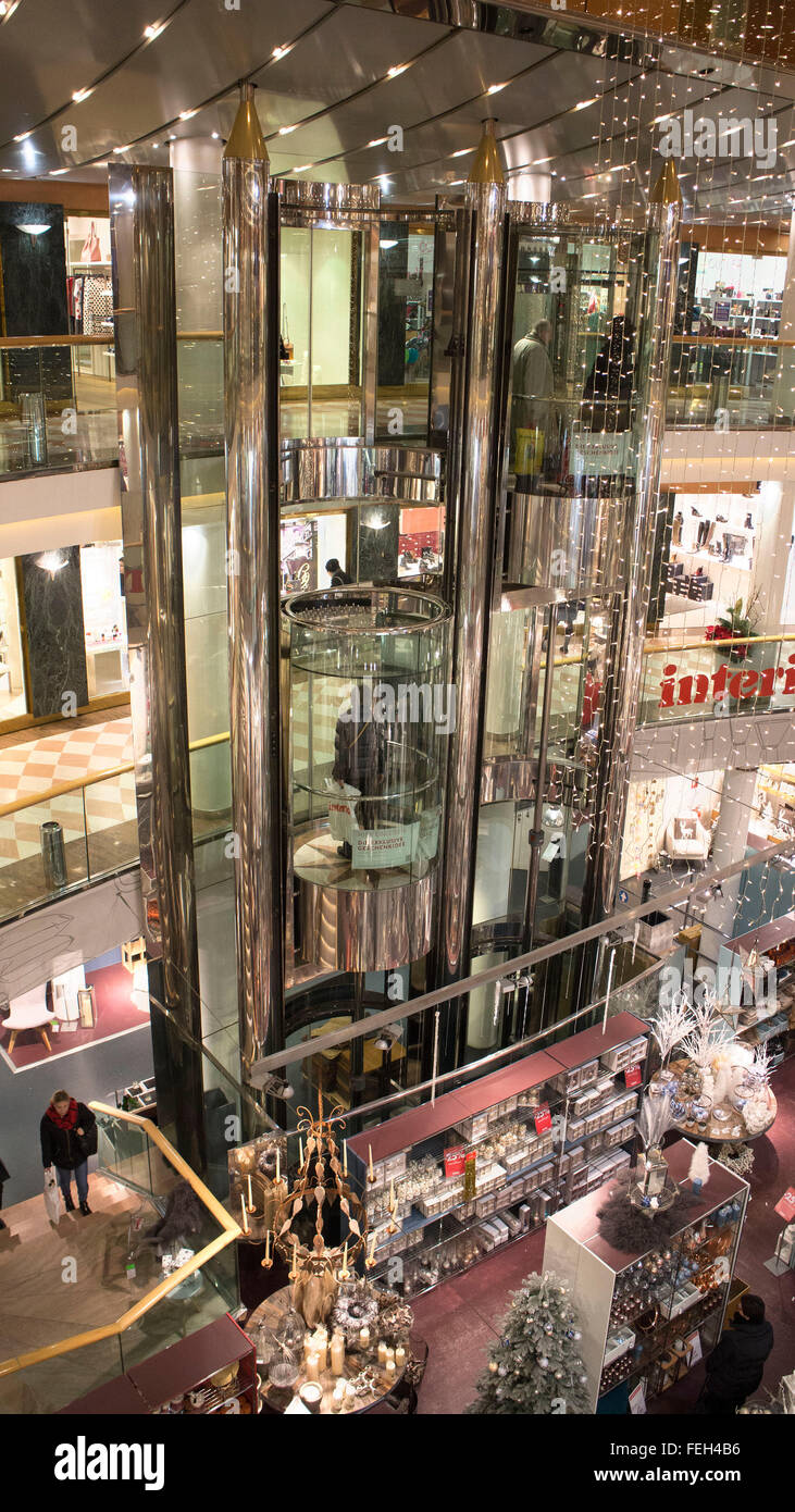 Ringstrassen gallerie, un elegante centro commerciale per lo shopping nel centro di Vienna Foto Stock
