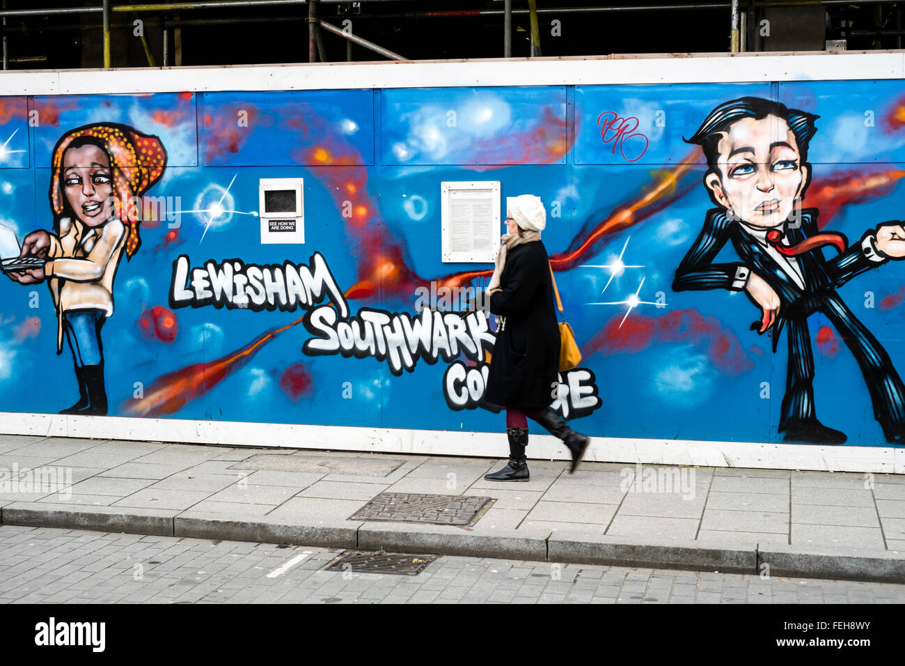 Regno Unito marciapiede graffiti London arte urbana parete Inghilterra Foto Stock